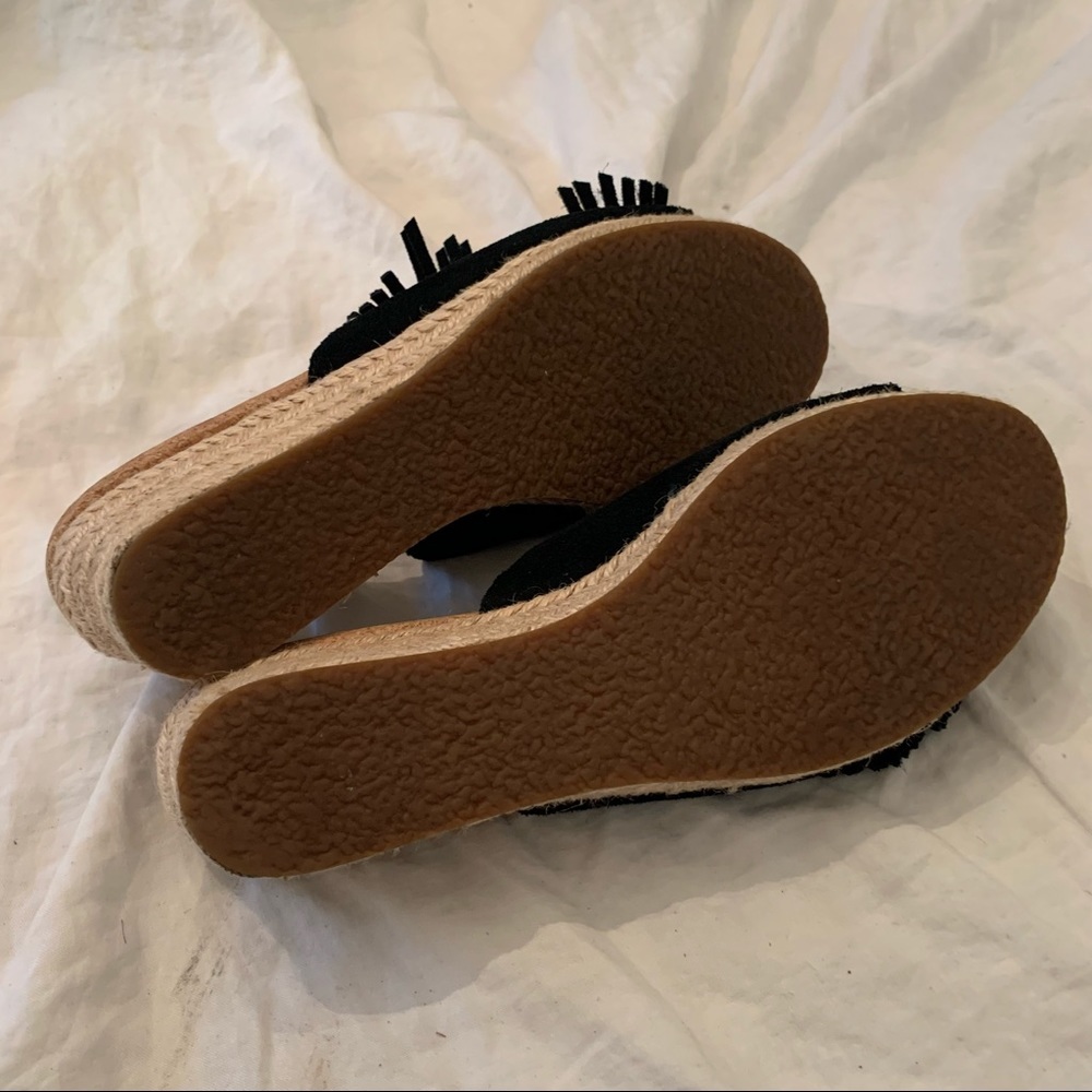 Ugg cork fringe black suede peep toe wedge platform sandals shoes size 7 heels - Picture 6 of 9